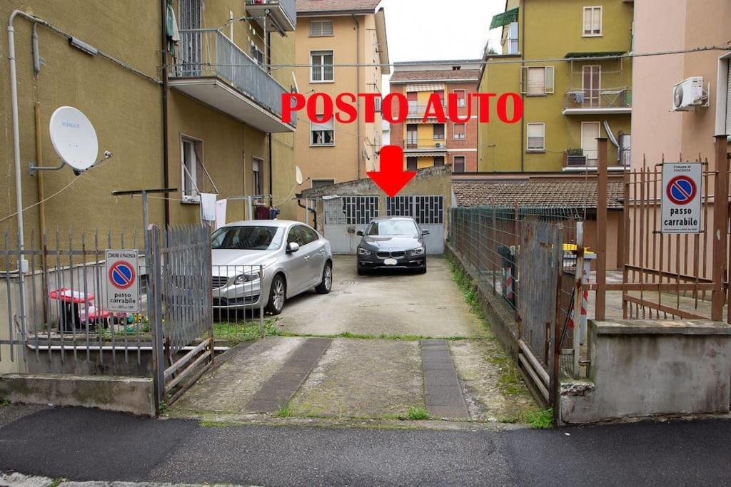 Appartamento Grazioso Con Parcheggio Privato Piacenza Luaran gambar