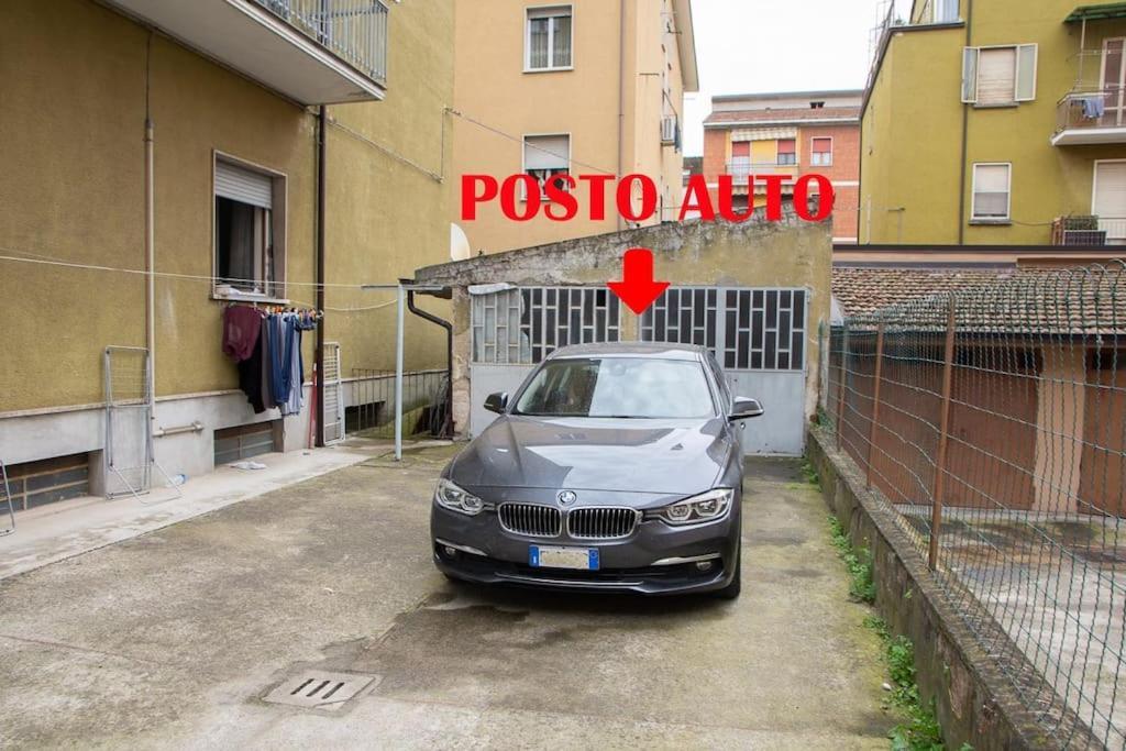 Appartamento Grazioso Con Parcheggio Privato Piacenza Luaran gambar